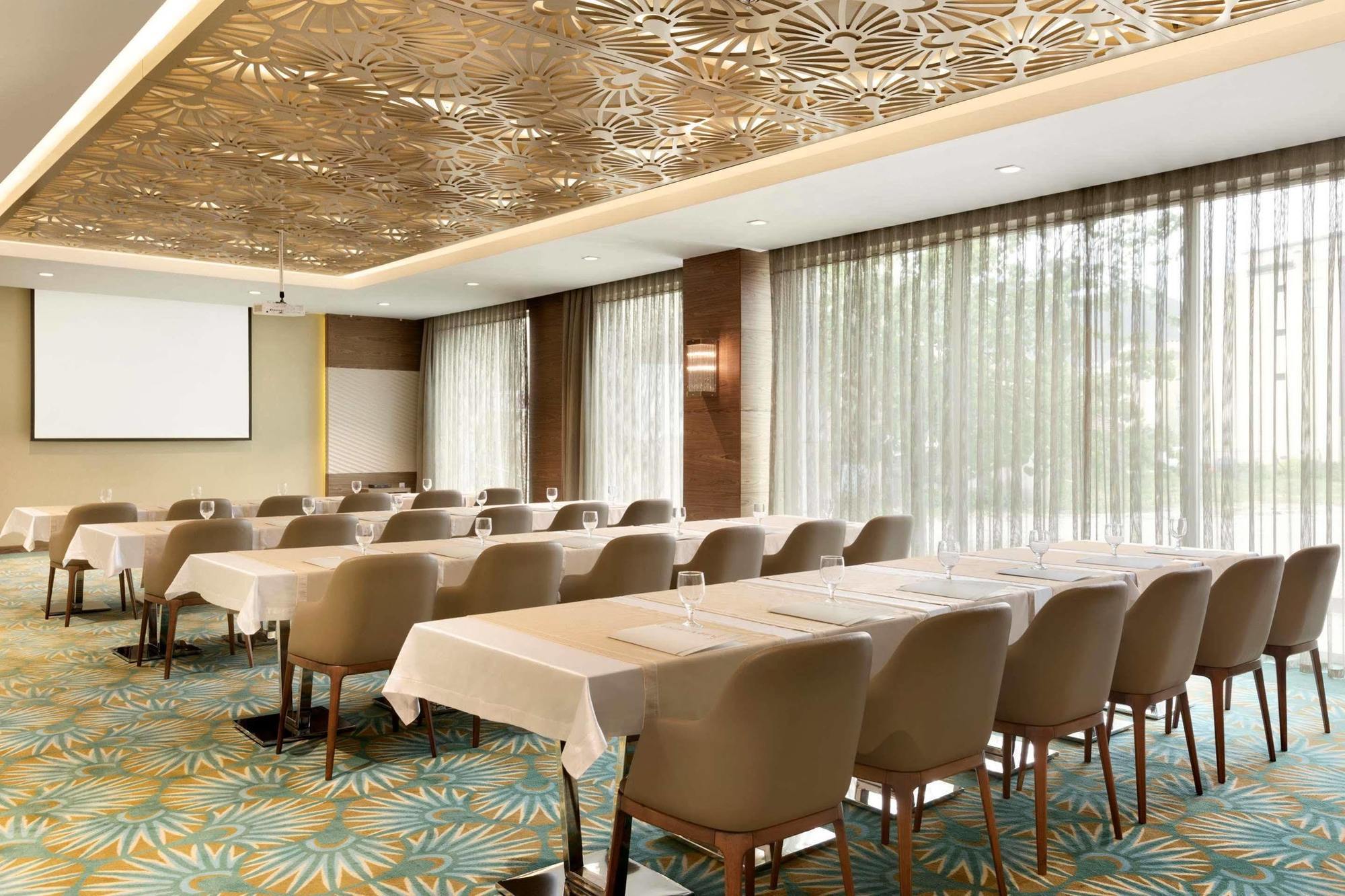 Ramada By Wyndham Gemli̇K Hotell Gemlik Eksteriør bilde